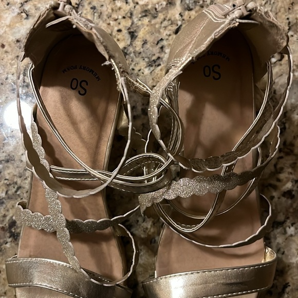 Sonoma Girls Gold Wedge Sandals, Size 6 - Picture 5 of 5